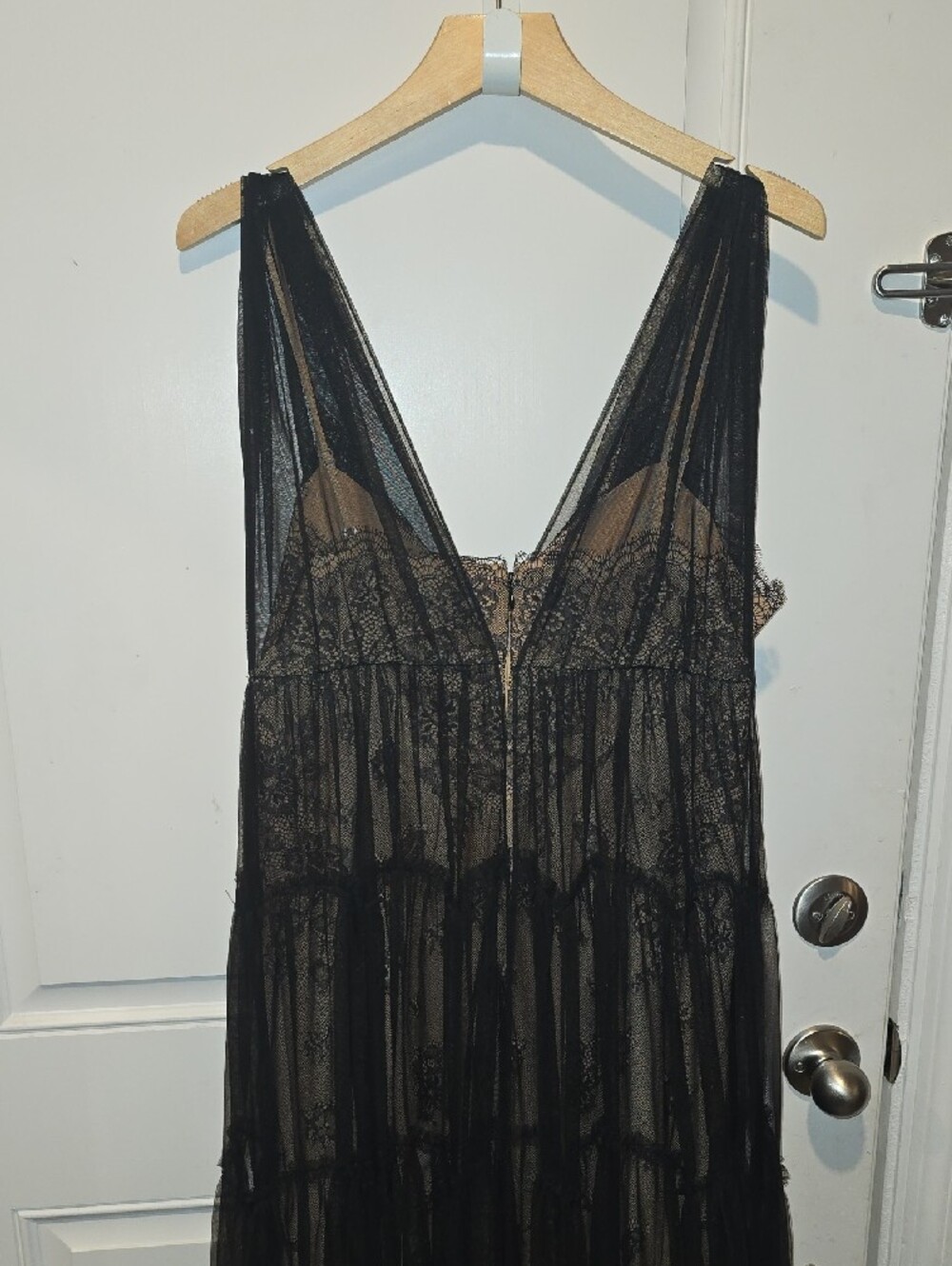 BCBGMAXAZRIA lace and tulle gown Size 12 - Picture 6 of 7